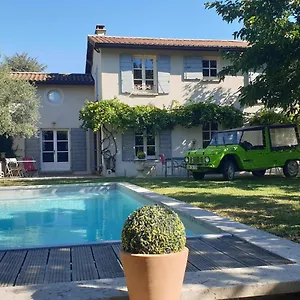 https://la-ruette-aux-loups.hotels-rhonealpes.com