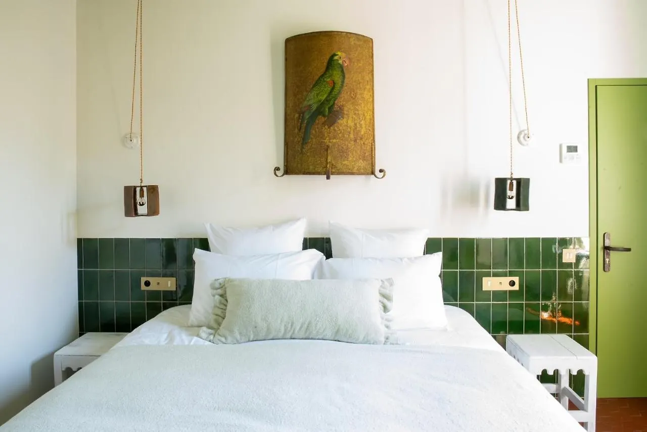 Les Chambres De La Releve Marseille Bed & Breakfast